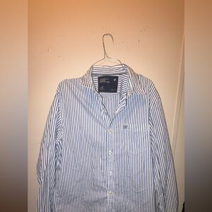 American Eagle Outfitters Men's Blue and White Striped Shirt